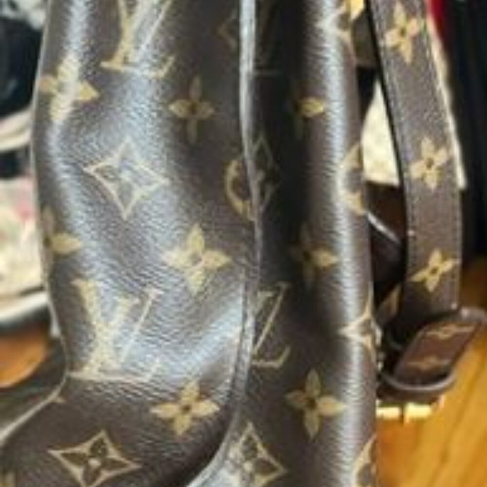 *Authentic* Louis Vuitton Hobo Metis - Picture 6 of 9